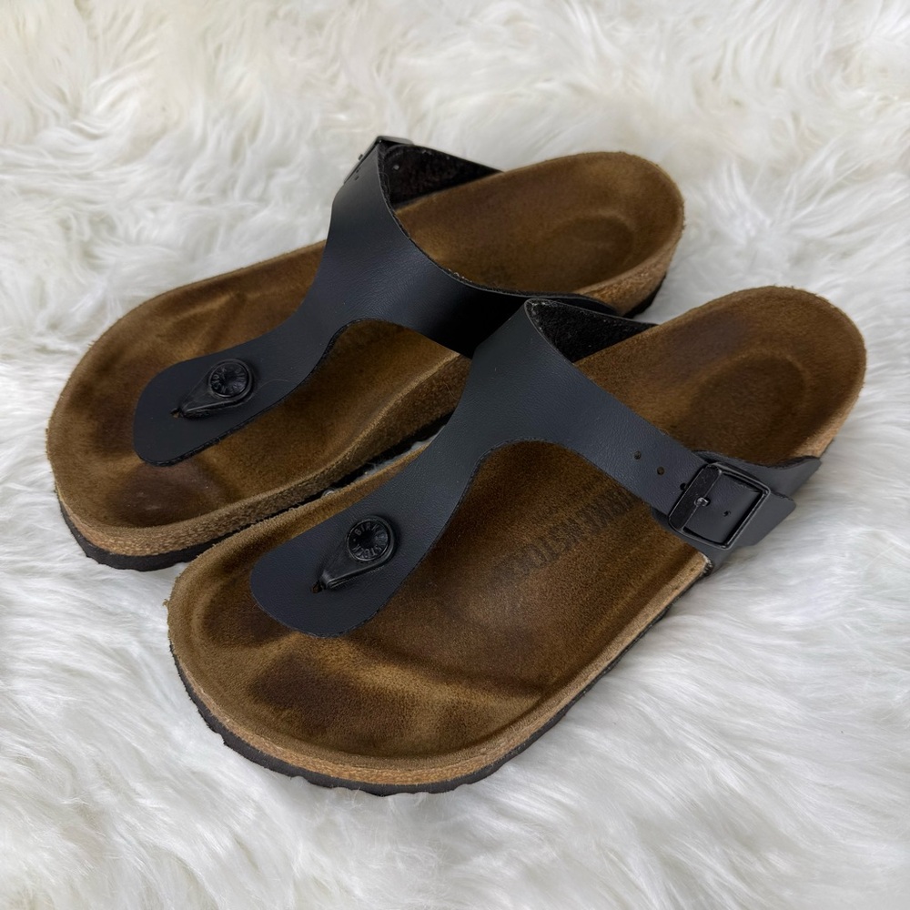 Birkenstock Gizeh Thong Sandal in Black